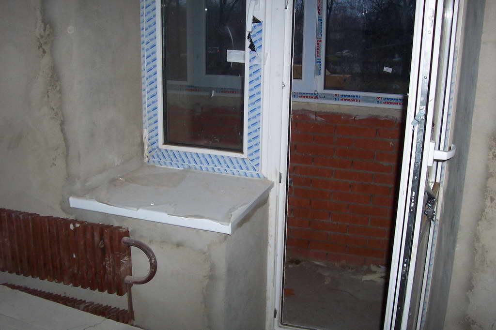 Окна выходящие на балкон..